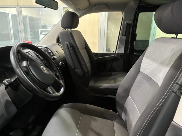 Volkswagen T5 California Beach 1.9 TDI 102 cv 7 ASIENTOS - Imagen 5