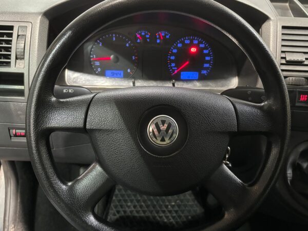 Volkswagen T5 California Beach 1.9 TDI 102 cv 7 ASIENTOS - Imagen 9